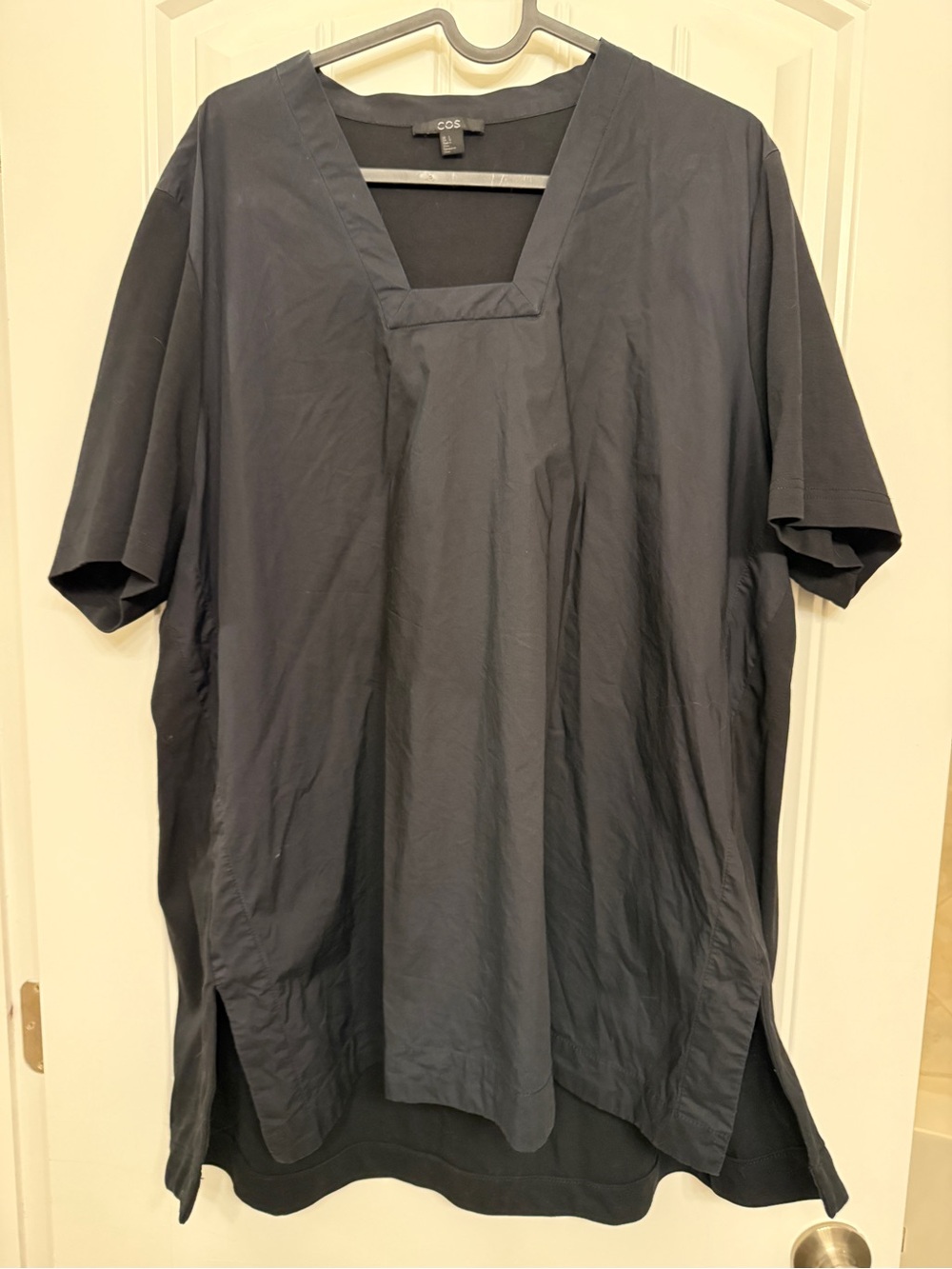 COS Black Short-Sleeve V-Neck Tunic Top